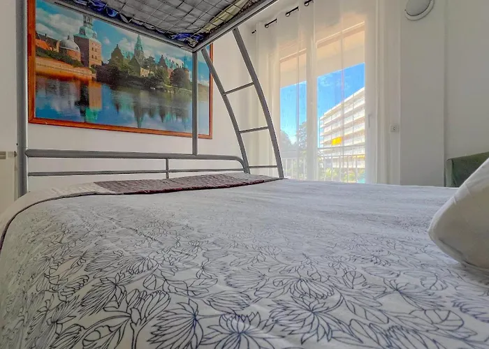 Vivalidays Carmen - Fenals - Apartment Lloret de Mar